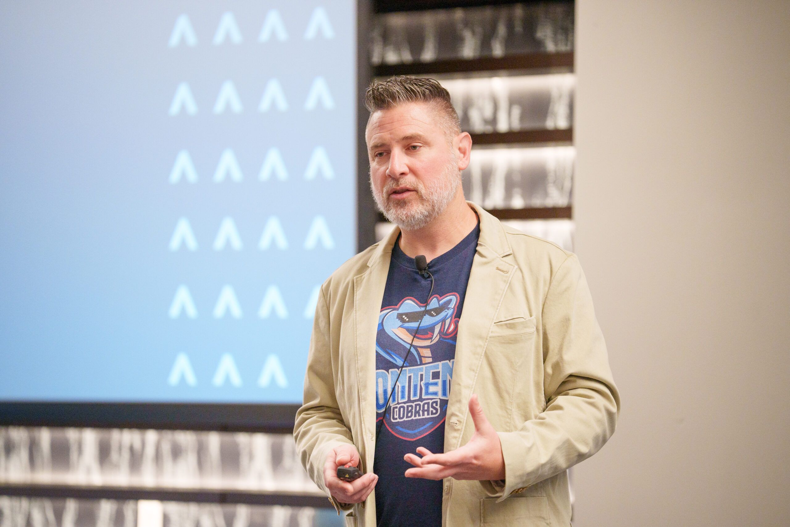 Stand out from the crowd image